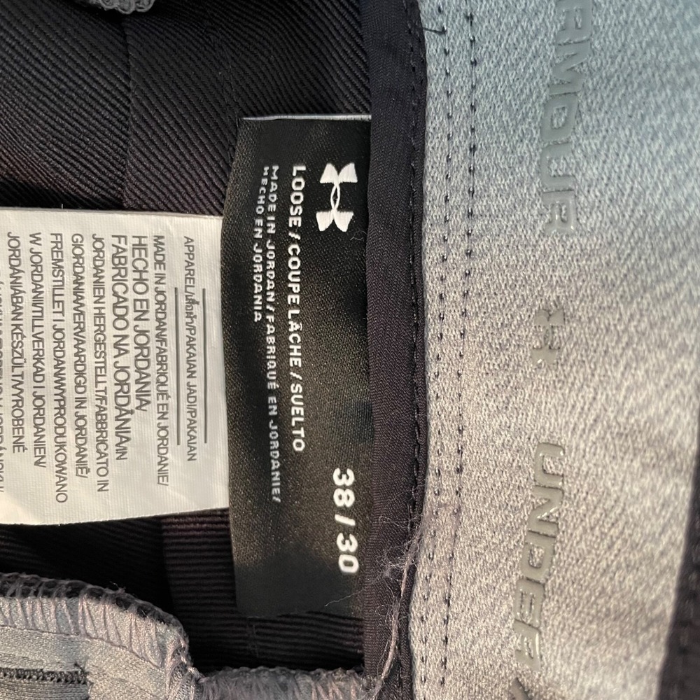 Under Armour Men's Pants Athletic Golf Loose Fit Chino Black 38x30 Lightweight - Picture 6 of 7
